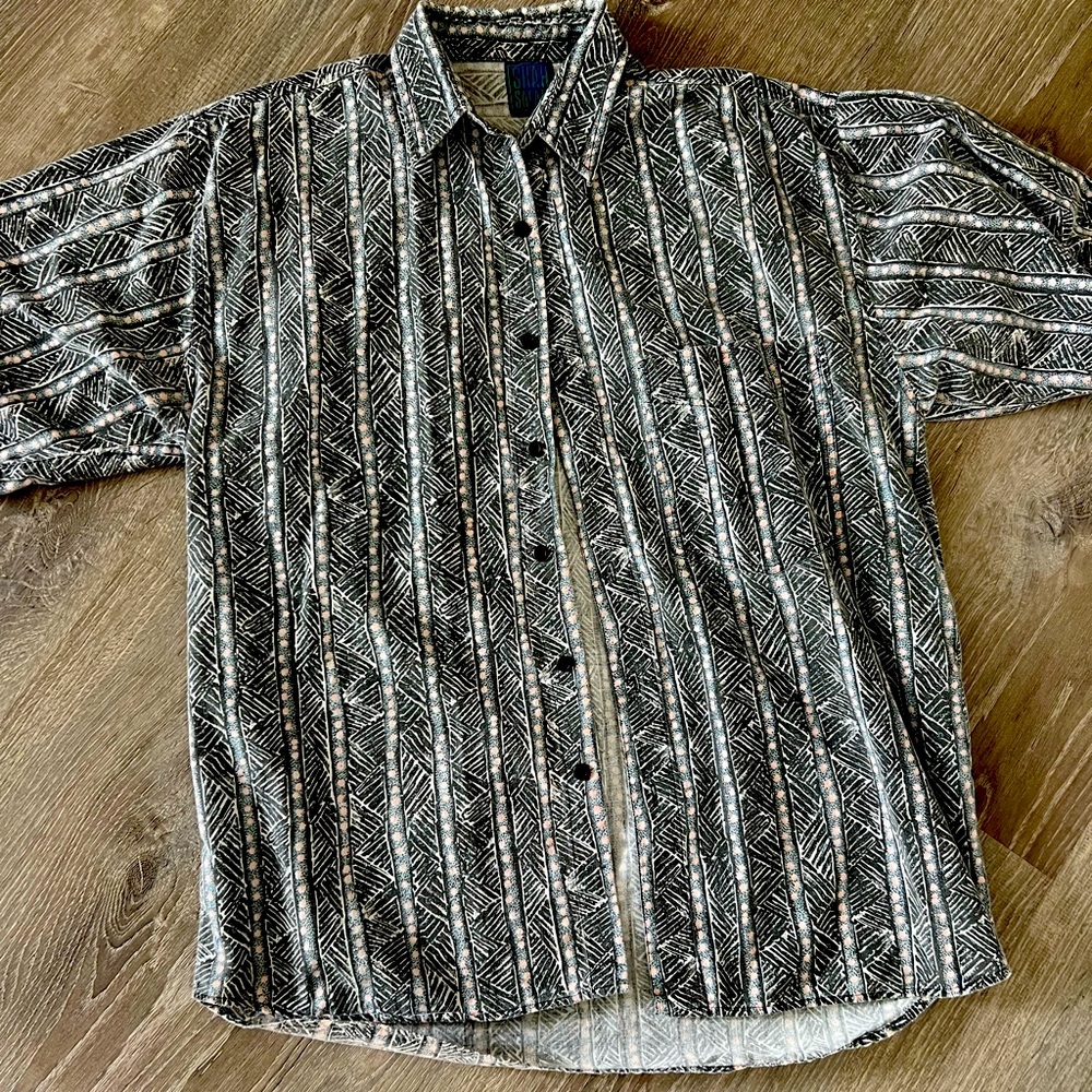 Shah Safari Aloha Shirt tons of steeze while your throwing them back 🍻